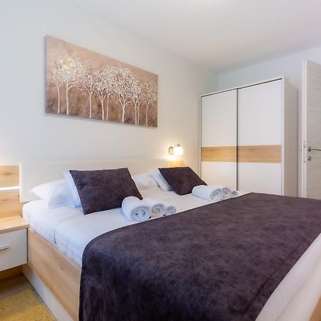 Apartman Angolo Verde Vizinada Bagian luar foto
